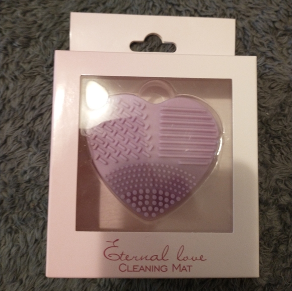 Beauty Bundle!!! - Picture 4 of 8